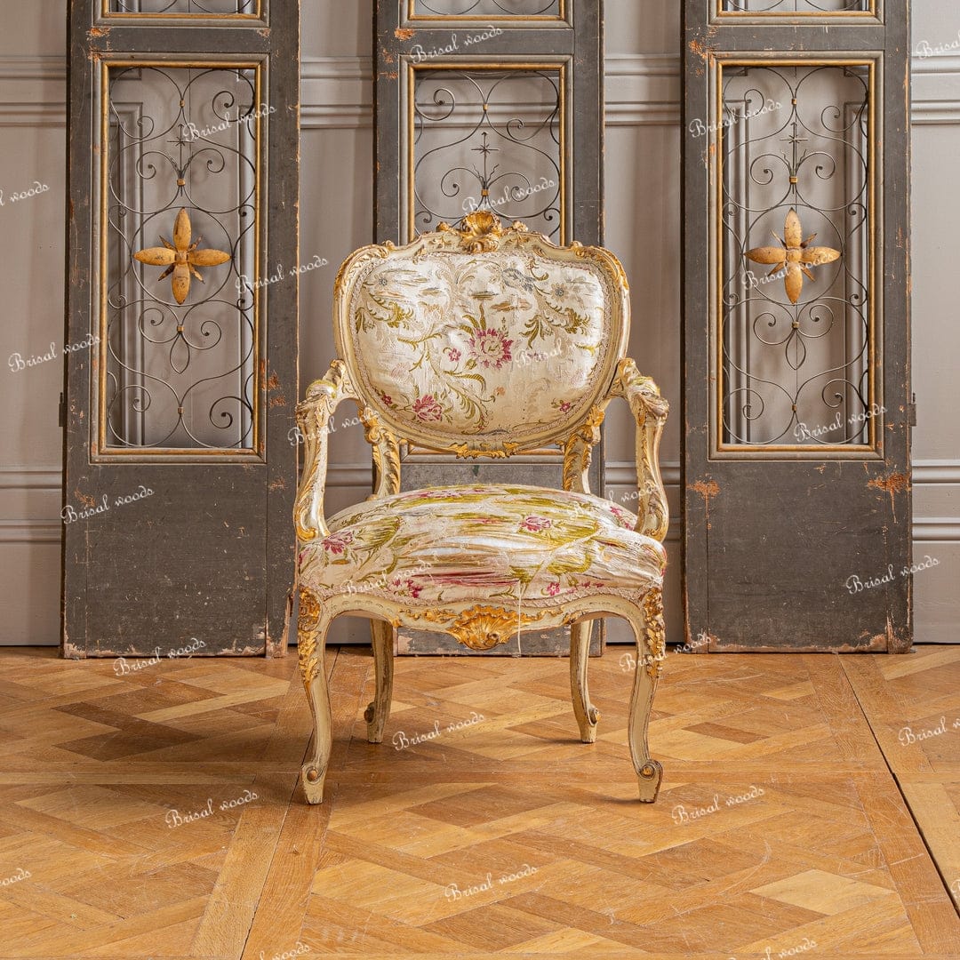 19th Century Italian Carved Gilt-wood Salon